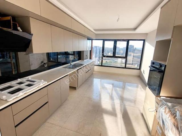 Buğra Dan Sıfır 4+1 Kapalı Otoparklı Ara Kat Daire