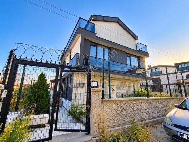 Buğra Dan Yeni Batı 650 M2 İş Yerine Uygun Kiralık Villa 7+1