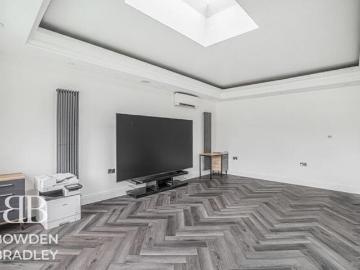 Bungalow 6 Bedroom For Sale Ilford Greater London 900000 ES101678401