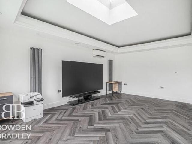 Bungalow 6 Bedroom For Sale Ilford Greater London 900000 ES101678401