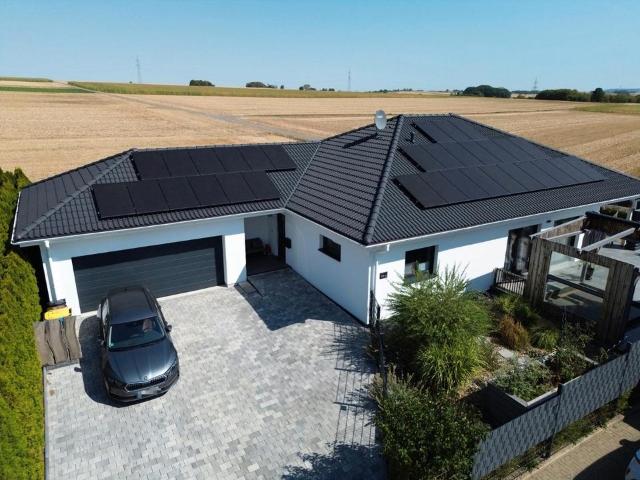 Bungalow,144qm,5 Zi Whirlpool,PV,Ortsrandlage,nähe Würzburg,Haus
