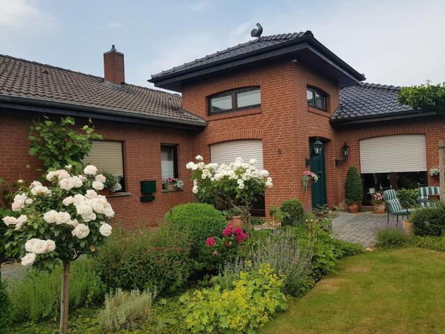 Bungalow 177 m² Wfl. + Doppelgarage ruhige Lage, Sackgasse