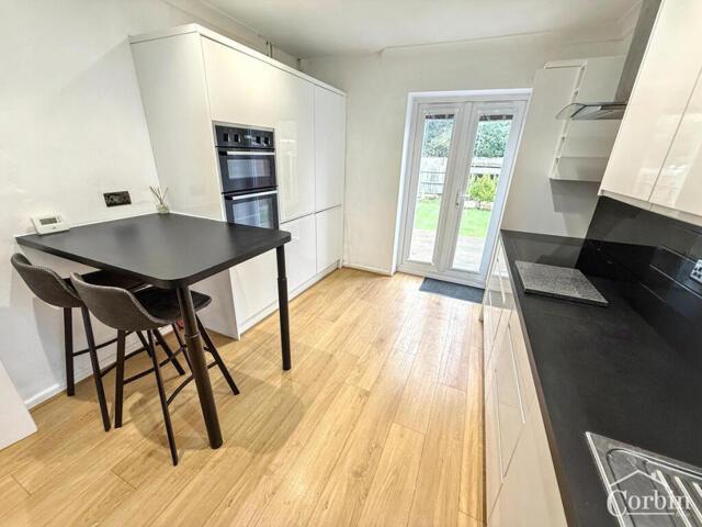 Bungalow 2 Bedroom For Sale Bournemouth Bournemouth 325000 ES101676667