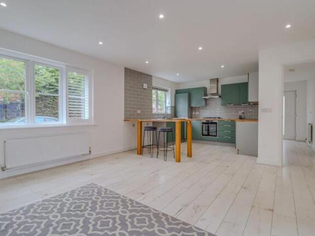 Bungalow 2 Bedroom For Sale Leicester Leicester 300000 ES100786564