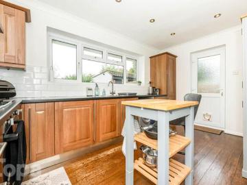 Bungalow 2 Bedroom For Sale Southfleet Kent 500000 ES101316298