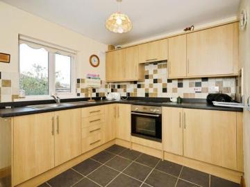 Bungalow 2 Bedroom For Sale Penrhyndeudraeth Gwynedd 170000 ES100502794