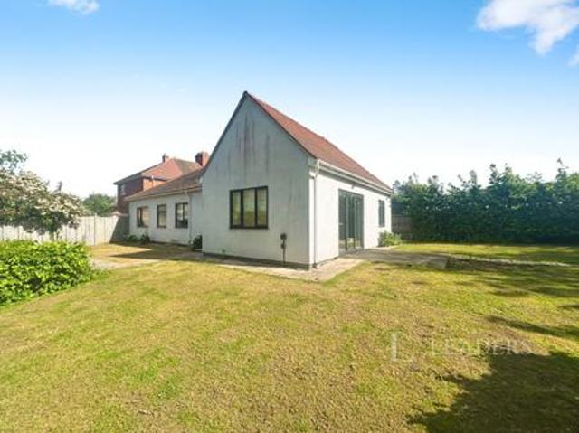 Bungalow to rent in Main Road, Shurdington, Cheltenham, Gloucestershire, GL51 | Leaders