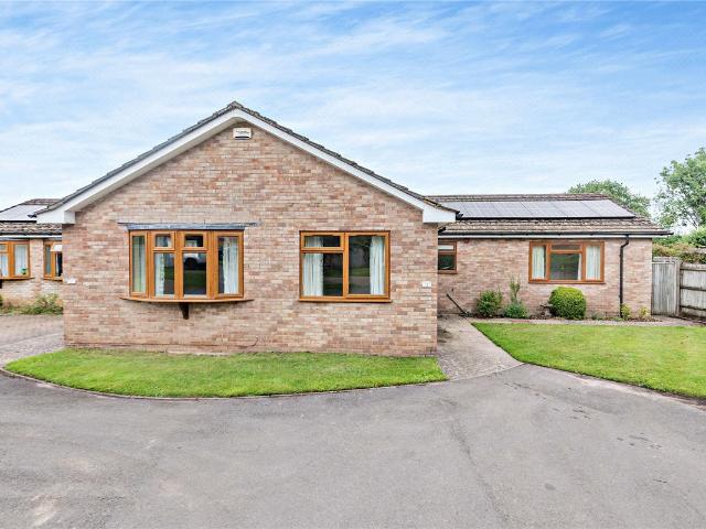 Bungalow to rent in Ball Hill, Gore End Road, RG20: Newbury: NWL080030