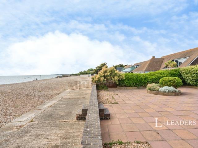 Bungalow to rent in Shorecroft, Bognor Regis, PO21 | Leaders