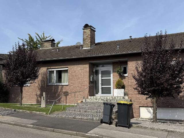 Bungalow Wohnung mit eigenem Garten und fantastischem Ausblick über das Wurmtal