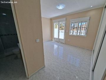 BUNGALOW ADOSADO CON SOLÁRIUM EN LA MARINA SAN FULGENCIO