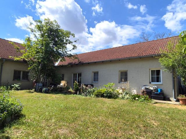 Bungalow auf Eckgrundstück mit 1.295 m²