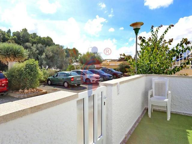 Bungalow con jardín en alquiler en Calle Zarauz 229