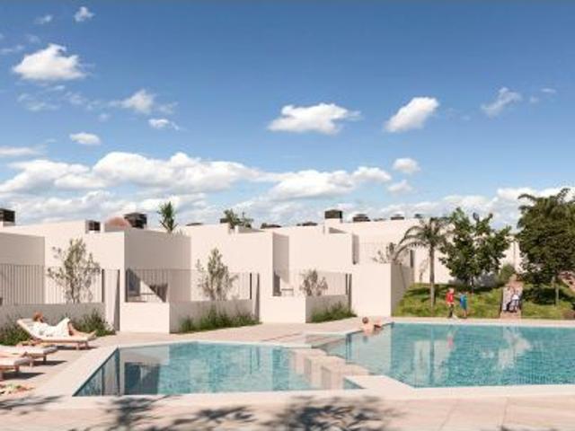Bungalow de lujo 3 Dorm 3 Baños con Solarium en Urb con Piscina Comunitaria en Campo de Golf, con pa