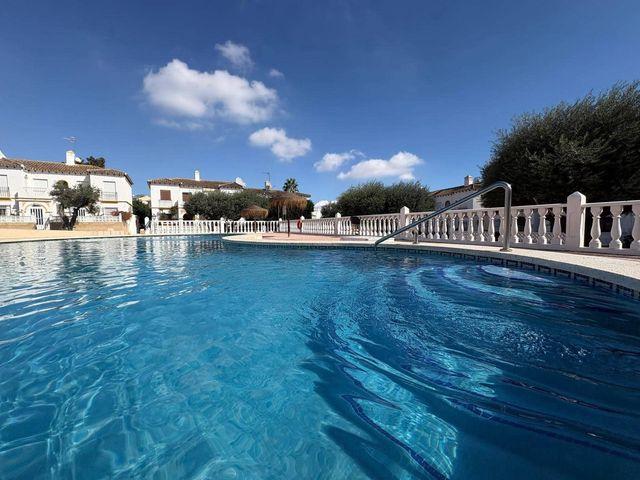Bungalow en venta en Villamartin, Alicante Costa Blanca