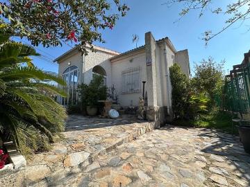 Chalet en venta en La Marina, Alicante Costa Blanca