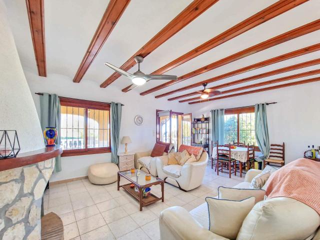Bungalow for rent in Benitachell / Benitatxell, Alicante