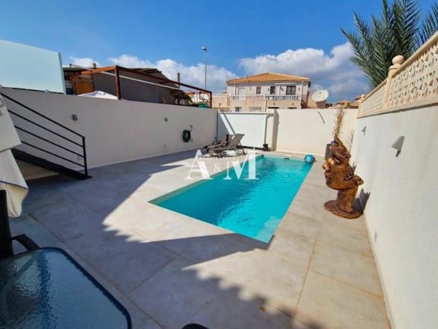 Bungalow for rent in Cabo Roig, Orihuela, Alicante