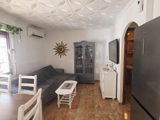 Bungalow for rent in El Limonar, Torrevieja, Alicante