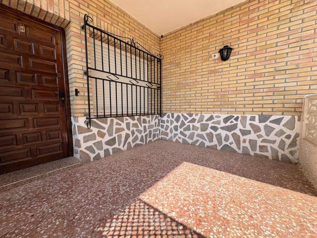Bungalow for rent in Pilar de la Horadada, Alicante