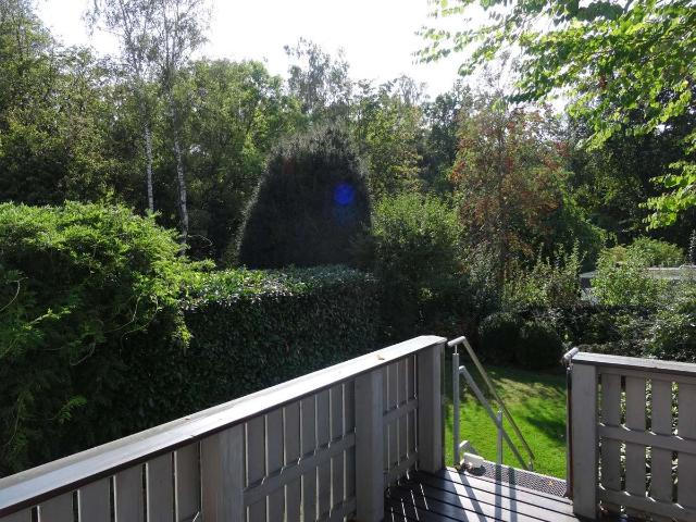 Bungalow Hälfte mit Garten in ruhiger Waldrandlage optional vollmöbliert & +238m2 für Büro/Praxis