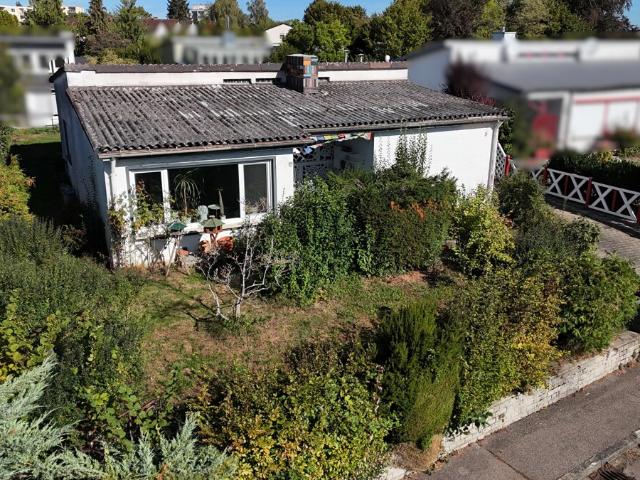BUNGALOW IN DER KREUZÄCKERSIEDLUNG