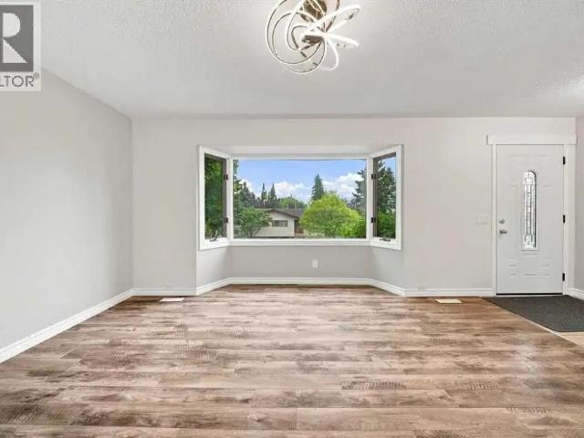 Bungalow in Huntington hills — 4 Bedrooms House