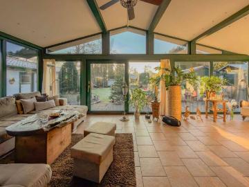 Bungalow in idyllischer Wasserlage und Privatsteg auf 869 m² Grundstück: Verkauf mit Nießbrauchrecht