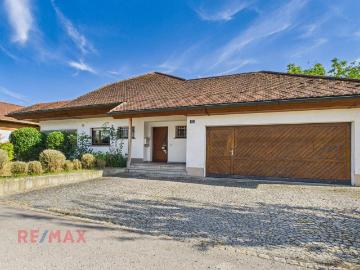 Haus zum Verkauf in 6830 - Garten, Balkon