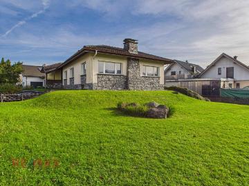 House for sale in 6842 - Parkplatz