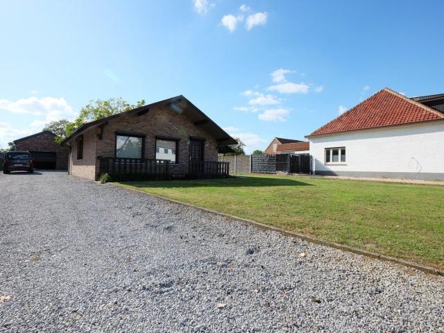 Bungalow met één slaapkamer met ruime tuin in Geetbets TE.