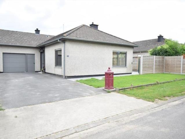 BUNGALOW MET MOOIE TUIN EN GARAGE