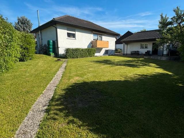 Bungalow mit 1050qm Grundstück in Schallstadt