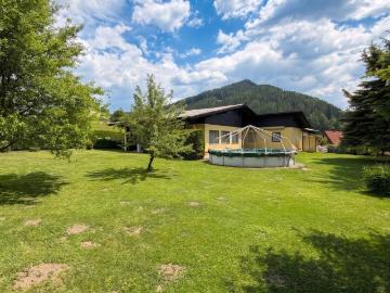 Bungalow mit großem Grundstück