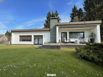 Bungalow mit Entwicklungspotenzial auf großzügigem Grundstück in naturnaher, sonniger Lage in Viktring