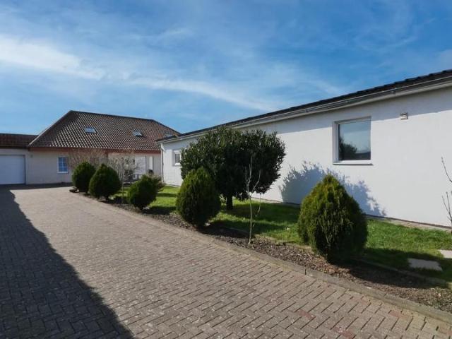 Bungalow mit Halle zu verkaufen