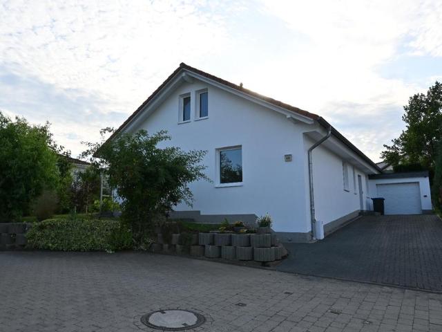 Bungalow mit Südterrasse & XL Garage in Langenholtensen