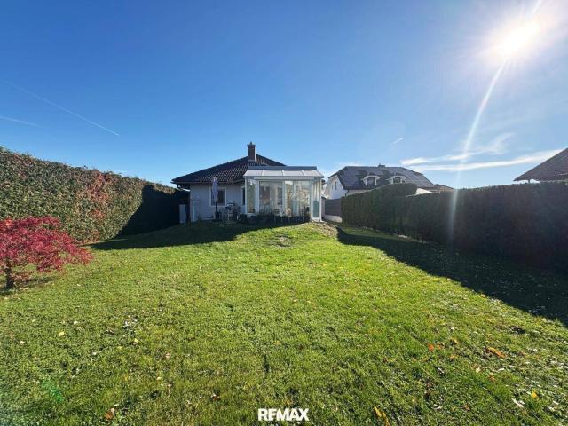Bungalow mit PrivatPOOL auf ca. 965 m² Grundstück!