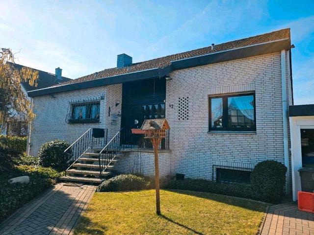 Bungalow mit Weitblick auf 1000qm Grundstück in 31139 Sorsum