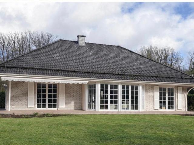 Bungalow mit weitläufigem Grundstück