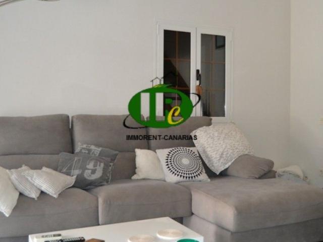 Bungalow, neu renoviert, mit 1 Schlafzimmer und sehr große Terrasse