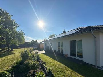 Bungalow | niedrige Betriebskosten | PV Anlage · Wallbox · große Terrasse