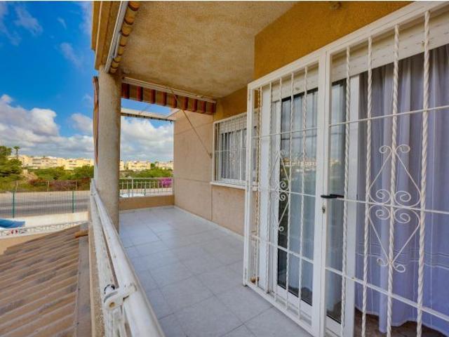 Bungalow planta alta de 3 dormitorios con piscina y plaza de garaje comunitaria