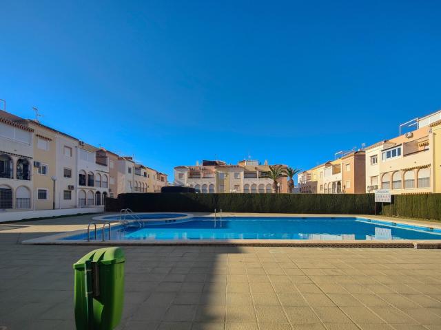 BUNGALOW PLANTA BAJA CON PISCINA COMUNITARIA