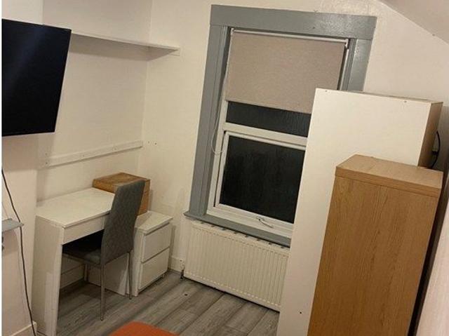Bungalow Road, London SE25, Room to rent, £630 pcm | PrimeLocation