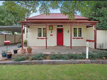 Bungendore Cottage with Studio, Double Carport & Large Shed