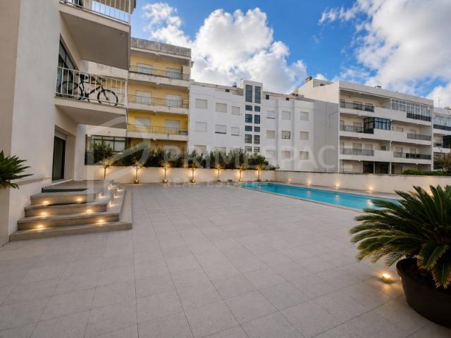 Buarcos, T2 com garagem e piscina comum