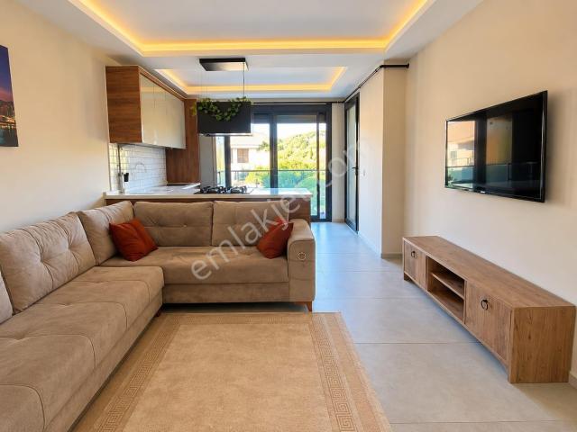 Buca M.kemal Mah.de Optimum Yakını 2+1 80m2 Dgazlı Arakat Havuzlu Site İçi Eşyalı Lüx Kiralık Daire