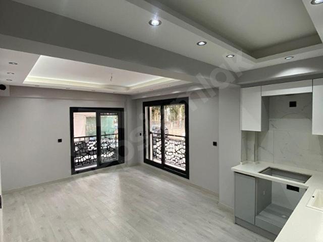 Buca Menderes Mahallesinde 2+1 Satılık Daire