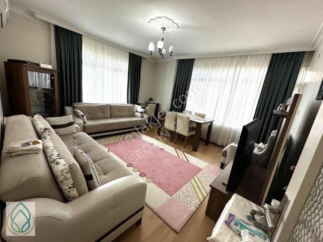 Buca Menderes Caddesi Üzeri Kiralık 3+1 Daire